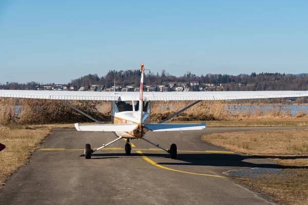 Wangen Lachen Švýcarsko Února 2022 Vrtulové Letadlo Cessna 152 Pojezdové — Stock fotografie