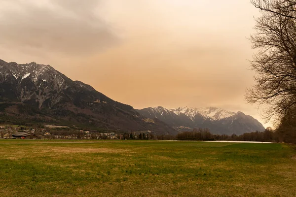 Schaan Liechtenstein Março 2022 Lotes Areia Saara Atmosfera Sobre Vale — Fotografia de Stock