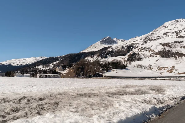 Davos Zwitserland Maart 2022 Prachtig Winterlandschap Aan Het Bevroren Meer — Stockfoto