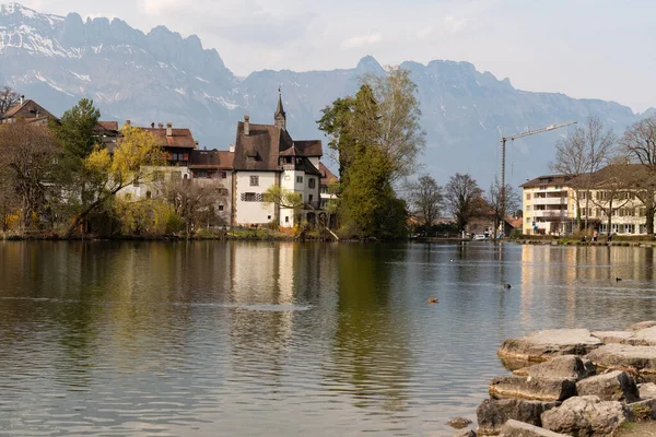 Werdenberg Szwajcaria Marca 2022 Widok Wzdłuż Małego Jeziora Obszarze Alpejskim — Zdjęcie stockowe
