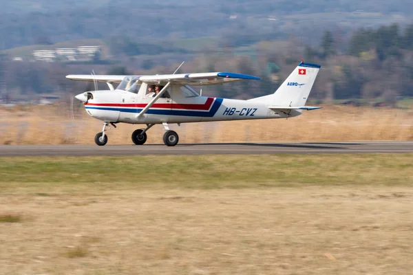 Wangen Lachen Schweiz Mars 2022 Cessna 150 Propellerplan Landar Ett — Stockfoto