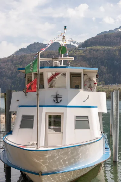 Weesen Suíça Abril 2022 Navio Balsa Pequeno Porto Lago Walensee — Fotografia de Stock