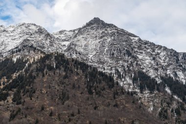 San Bernardino geçidi, İsviçre 3 Nisan 2022 sersemletici kar Grison ve Ticino arasında Alpleri kapladı