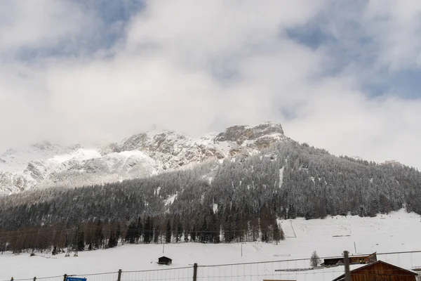 San Bernardino Pass Suíça Abril 2022 Alpes Cobertos Neve Deslumbrantes — Fotografia de Stock