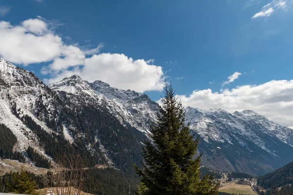Passo San Bernardino Svizzera Aprile 2022 Splendide Alpi Innevate Sulla — Foto Stock