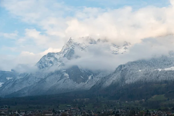 Trimmis Grison Switzerland Квітня 2022 Гарні Зимові Краєвиди Альпах Похмурий — стокове фото