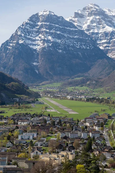 Молліс Швейцарія Квітня 2022 Вид Плямистої Точки Смугу Злітно Посадочної — стокове фото