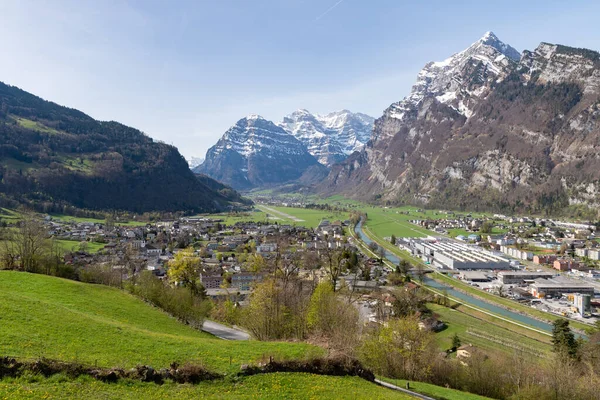 Mollis Switzerland April 2022 Stunning Alpine Scenery Hill Top Sunny — стоковое фото