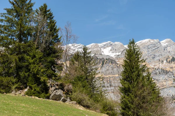 Glarus Svizzera Aprile 2022 Fantastico Panorama Montagna Una Giornata Sole — Foto Stock