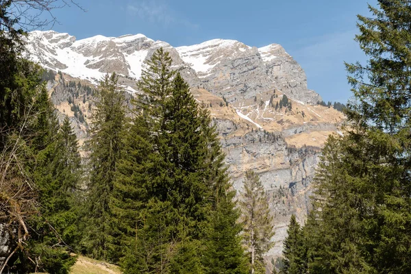 Клоентал Гларус Швейцария Апреля 2022 Невероятный Панорамный Вид Горы Солнечный — стоковое фото