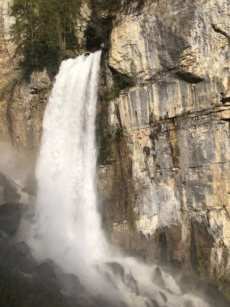 Weesen Schweiz April 2022 Beeindruckender Wasserfall Den Alpen — Stockfoto