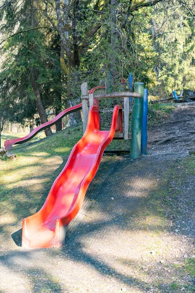 Schaan Liechtenstein April 2022 Kinderspielplatz Mit Roter Rutsche Wald — Stockfoto