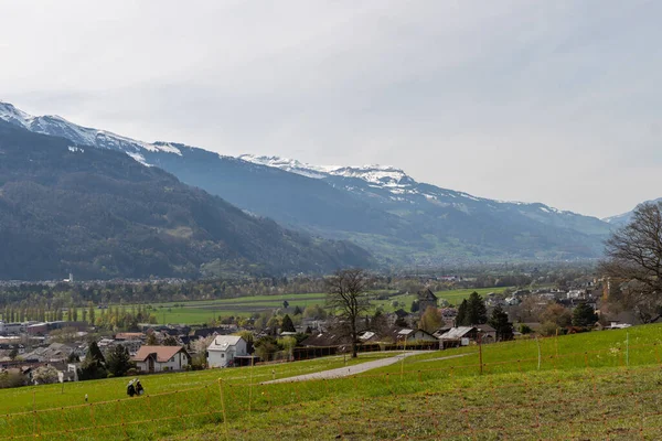Maienfeld Grison Zwitserland April 2022 Schitterend Berglandschap Uitzicht Rhijnvallei Een — Stockfoto