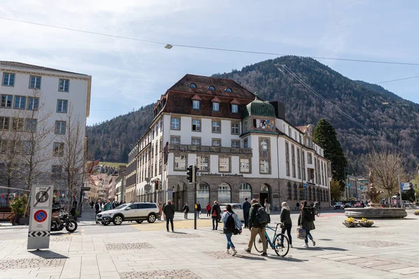 Chur Sviçre Nisan 2022 Nsanlar Güneşli Bir Bahar Gününde Şehir — Stok fotoğraf