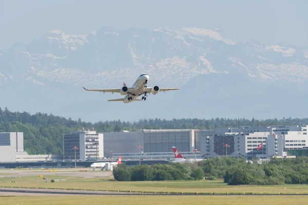 Zurique Suíça Maio 2022 Swiss International Airlines Bombardier 100 A220 — Fotografia de Stock