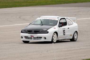 Ambri, Ticino, İsviçre, 3 Nisan 2022 Yerel havaalanı pistinde yarış pisti