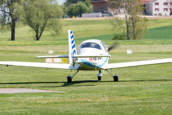 Lommis Switzerland May 2022 Aquila A211 Propeller Plane Rolling Grass — Zdjęcie stockowe