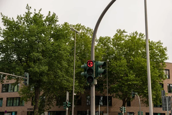 Muenster Germany July 2022 Red Traffic Light Crossing Green Trees — Photo