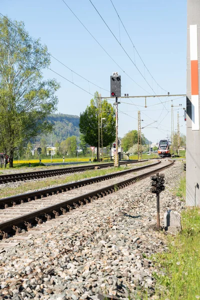 Nendeln Liechtenstein April 2022 Local Train Austria Arriving Small Station — Stockfoto
