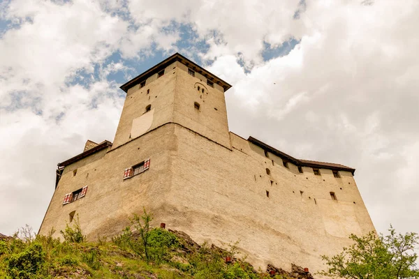 Balzers Liechtenstein June 2022 Historic Old Gutenberg Castle Cloudy Day — стоковое фото