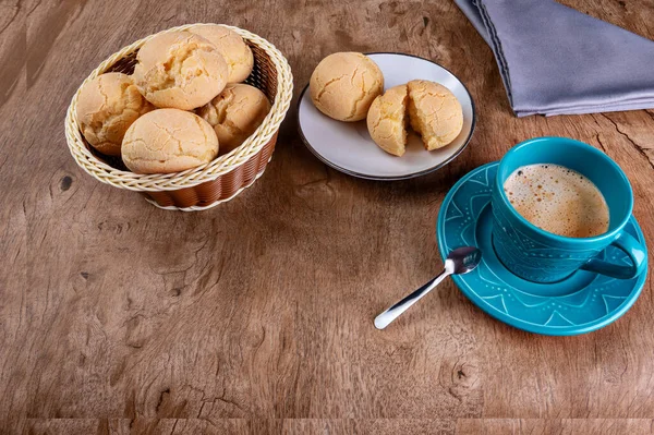 Pão Típico Queijo Brasileiro Uma Cesta Com Café Fotografia De Stock