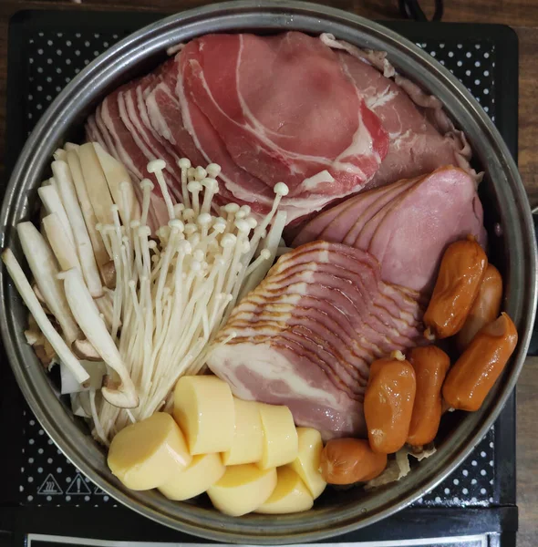 Sukiyaki Japán Hagyományos Bio Friss Összetevők Nyers Hús Sertés Szalonna — Stock Fotó