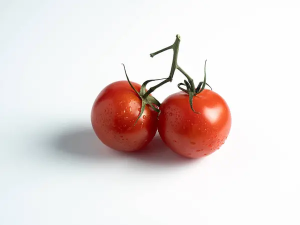 Bouquet Tomates Cerises Tomates Feuilles Isolées Sur Fond Blanc — Photo