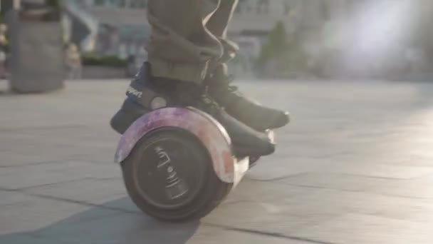 Imágenes Niños Montados Scooters Giratorios — Vídeos de Stock