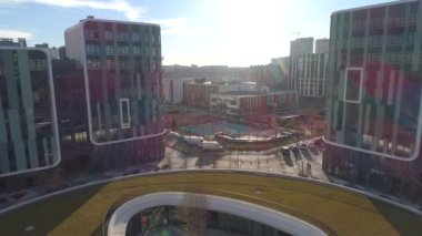 Modern mimari. Ukrayna 'nın başkenti Kyiv' de yeni bir yerleşim yerinin klibi.