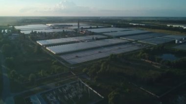 Aeiral. Sera. Alanın üzerinden uç. 4K