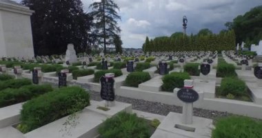 Lviv City 'deki Polonyalı Askerlerin Lychakiv Askeri Mezarlığının Hava Çekimi