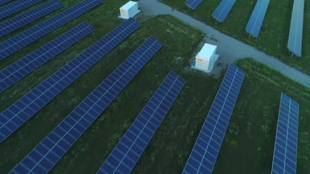 Estranho Produção Energia Limpa Voe Sobre Campo Painéis Energia Solar — Vídeo de Stock