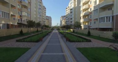 Havadan. Geniş Modern Orta Sınıf Konut Alanı. 4K