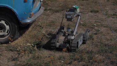 Savaş alanında robot, savaş ekipmanları