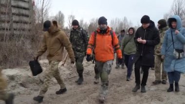 Ukrayna: Ukrayna Yedek Birlikleri Kampı. Rus istilası ihtimaline karşı eğitim. Kyiv, Ukrayna, 12 Mart 2022