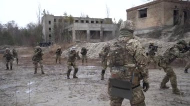 Ukrayna: Ukrayna Yedek Birlikleri Kampı. Rus işgali durumunda eğitim. Kyiv, Ukrayna, 12 Mart 2022