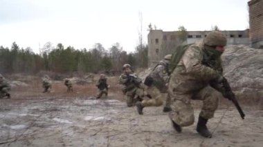 Ukrayna savunma gönüllüleri Rus birliklerine direnmek için eğitim görüyor. Kyiv, Ukrayna, 21 Şubat 2022