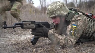 Ukrayna savunma gönüllüleri Rus birliklerine direnmek için eğitim görüyor. Kyiv, Ukrayna, 21 Şubat 2022