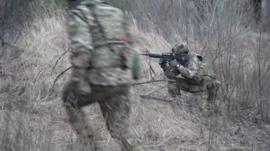 Ukrayna savunma gönüllüleri Rus birliklerine direnmek için eğitim görüyor. Kyiv, Ukrayna, 21 Şubat 2022