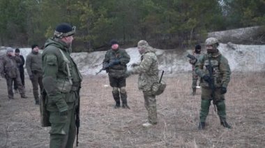 Ukrayna: Ukrayna Yedek Birlikleri Kampı. Rus istilası ihtimaline karşı eğitim. Kyiv, Ukrayna, 12 Mart 2022