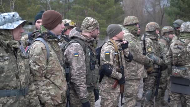 Des Volontaires Ukrainiens Défense Territoriale Entraînent Pour Résister Aux Troupes — Video