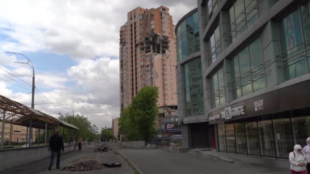 Kiev Ucrania Mayo 2022 Edificio Residencial Kiev Que Dañó Particalmente — Vídeo de stock