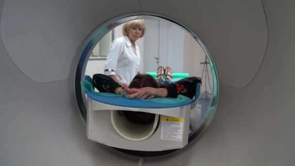 Young Female Patient Lying Mri Scan Bed Medical Exam — Stock videók