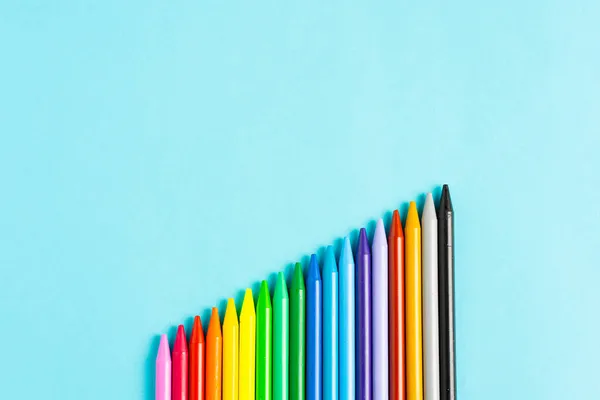 Lápices Colores Sobre Fondo Azul Crecer Concepto Negocio —  Fotos de Stock