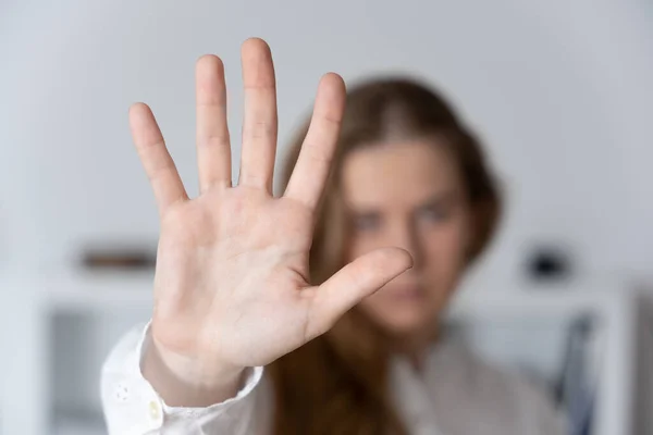 손으로 표시를 가정폭력 — 스톡 사진