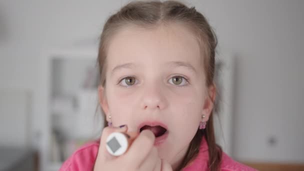 Cute Primp Little Girl Putting Lipstick Child Putting Makeup — Stock Video