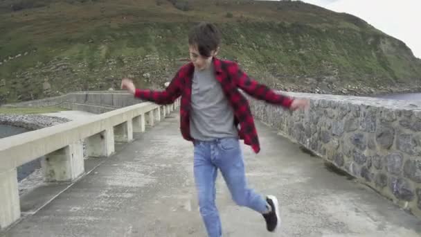 Teenager Boy Dancing Walking Cool Attitude Outdoors — Stock Video