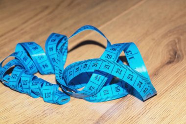 Doğru ölçüm aracı. Terzilik aleti. Vücudunla ilgilenmek için bant.