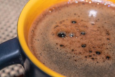 Sıcak kokulu kahve. Taze kahve. Lokantada kahve.