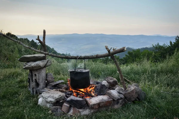 Bowler Cocinando Comida Hoguera Caldero Fuego Campamento Olla Hiking Pot — Foto de Stock